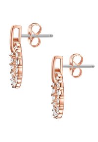 Pendientes de oro rosado con un diseño curvado. Incrustados con pequeñas piedras preciosas transparentes a lo largo de un lado. Con cierre de poste para asegurar.