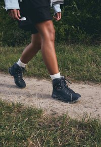 RENEGADE EVO GTX MID - Trekingové boty - stahlblau