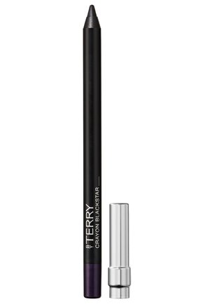 Matita per occhi nera con punta appuntita e cappuccio in metallo argentato. Presenta un corpo nero con testo bianco e un accento viola alla base.