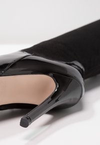 BEBO Stivali con i tacchi - black