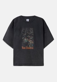 HOUSTON CASINO UNISEX - Trükipildiga T-särk - washed black