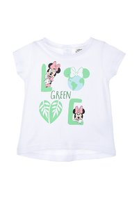 Camiseta blanca de manga corta con letras verdes que dicen "LOVE GREEN", con gráficos de Minnie Mouse, motivos de hojas y acentos en tonos pastel.