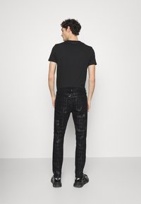 KARL LAGERFELD Calças de ganga justas - black