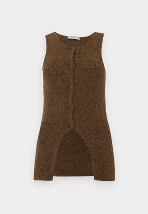 Smeđa pletena bezrukavna prsluk s prednjim kopčanjem na dugmad, razdvojenim rubom i mekim teksturom, dizajnirana za slojevito nošenje.