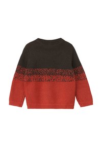 Sweter z dzianiny z dwukolorowym wzorem, z ciemnobrązową górą, przechodzącą w nakrapiany czerwony i głęboki pomarańczowy dół.