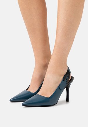 Furla, Escarpins à talons hauts - black