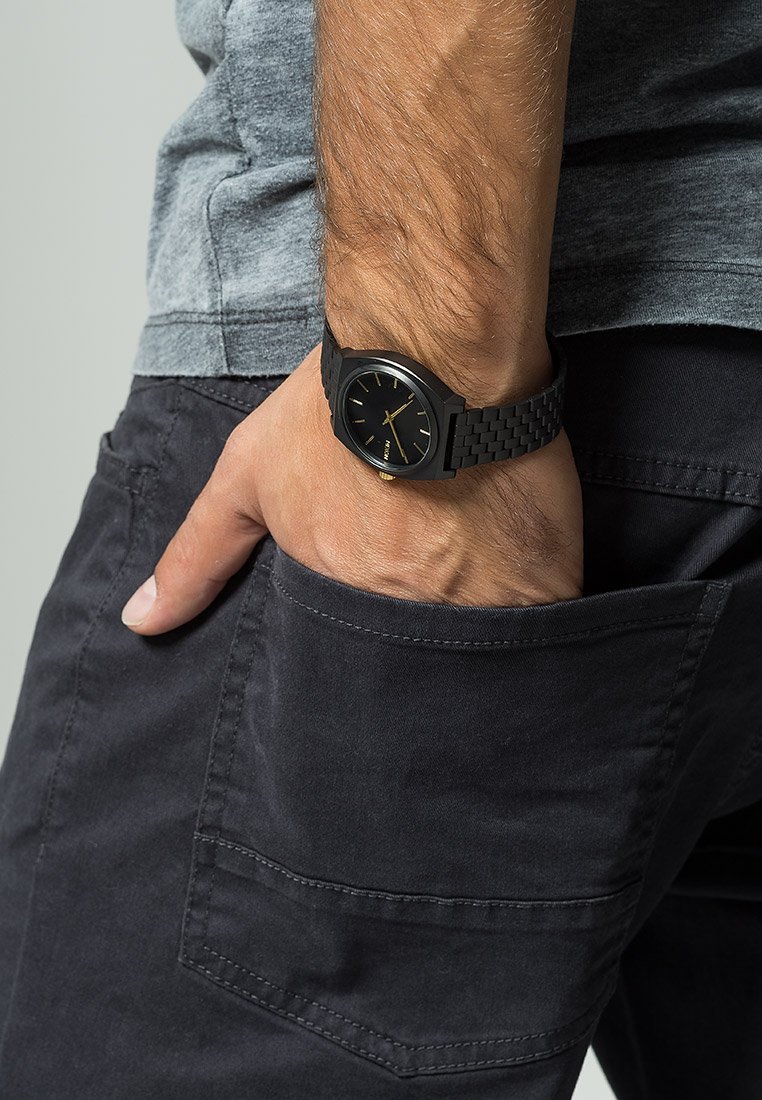 Nixon Horloge matte black/goldcoloured/gemêleerd zwart Zalando.nl