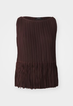 Top en brun plissé avec un col rond et un ourlet à franges. Fabriqué en matériau léger, il présente des motifs de texture verticaux et horizontaux.