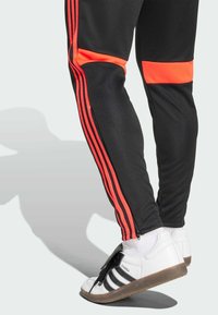 adidas Performance ADIDAS PERFORMANCE TIRO 25 ESSENTIALS TRACK SUIT - Trainingsanzug - black   lucid red