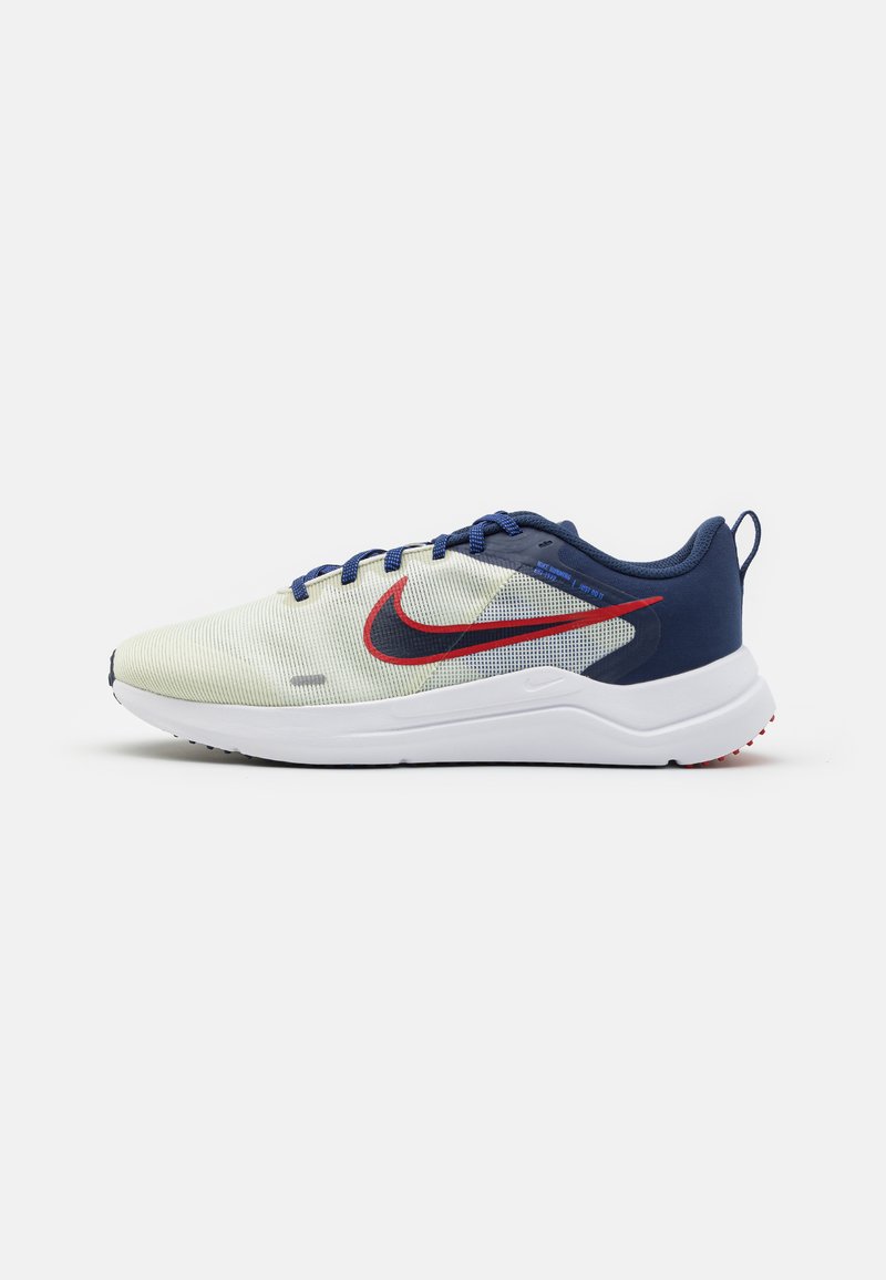 Nike Performance DOWNSHIFTER 12 - Tekaški copati za cesto - sea glass/midnight navy/white/university red/blue
