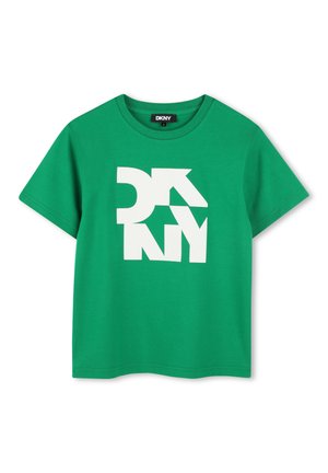 Groene katoenen t-shirt met een groot wit grafisch ontwerp waarin de letters "DKNY" in een vette, moderne lettertype zijn weergegeven. Korte mouwen, ronde hals.