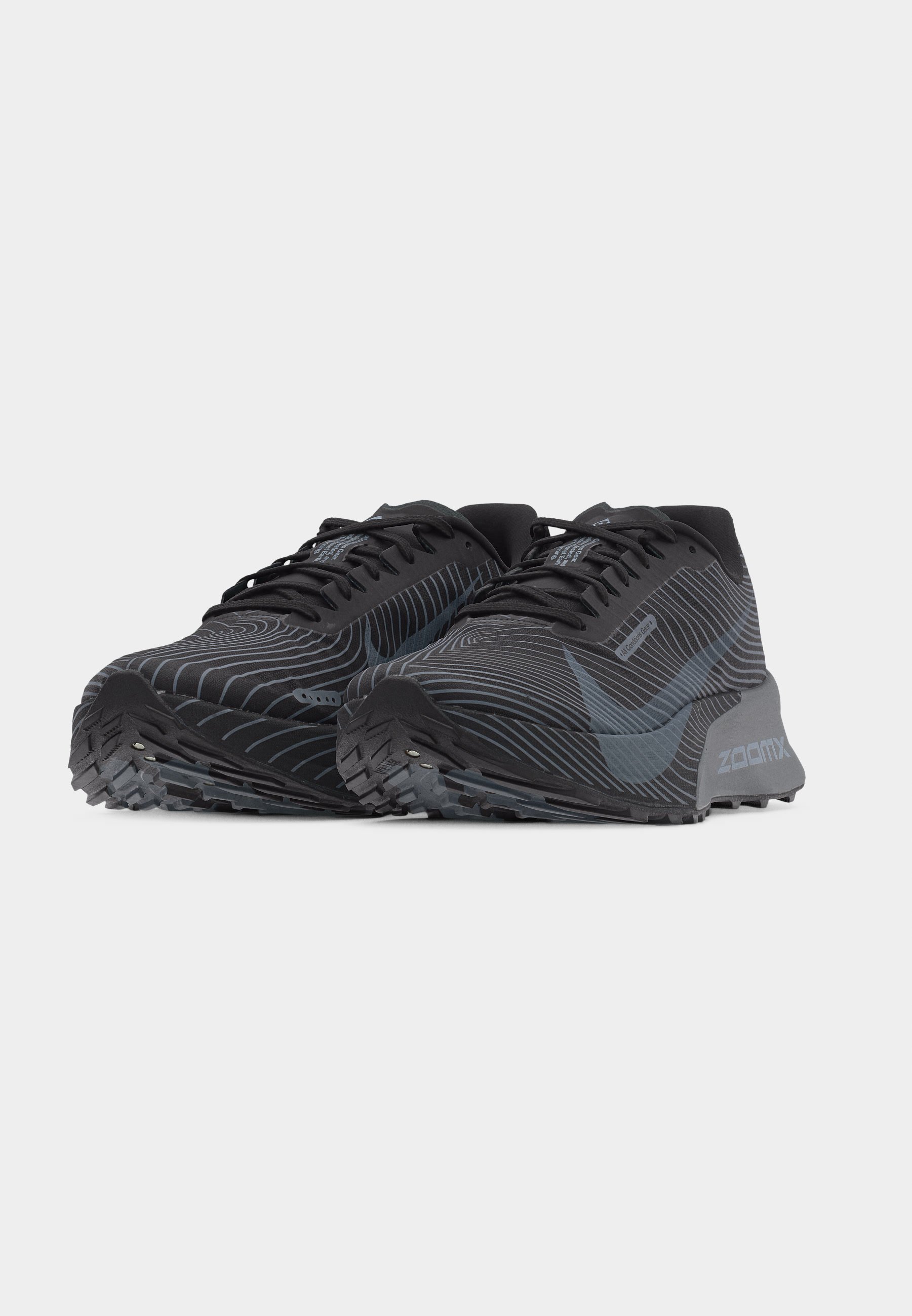 Nike ACG ULTRAFLY - Pantofi alergare trail - black/photon dust