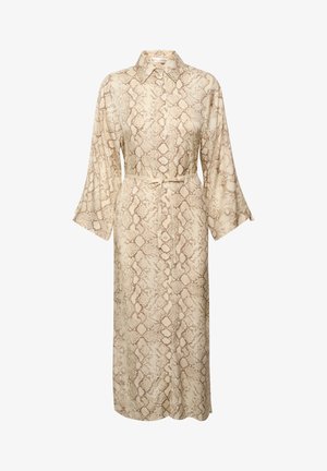 Beige és barna kígyóbőr mintás ruha, gombos elülső résszel, hosszú ujjakra és derékra kötővel a rugalmas mérethez. Sima textúrájú anyag.