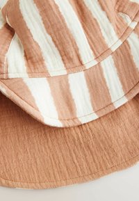Next LEGIONNAIRE - Caps - rust brown stripe