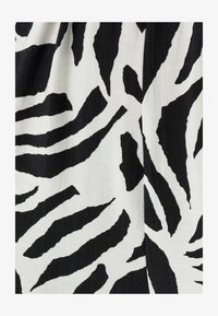 Odabrano, black abstract