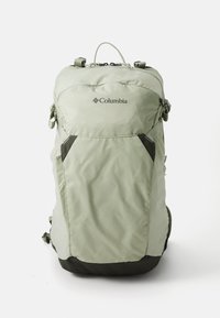 Zaino verde chiaro con fondo verde scuro, spallacci regolabili, maniglia superiore, logo nella parte anteriore e diverse tasche ai lati.