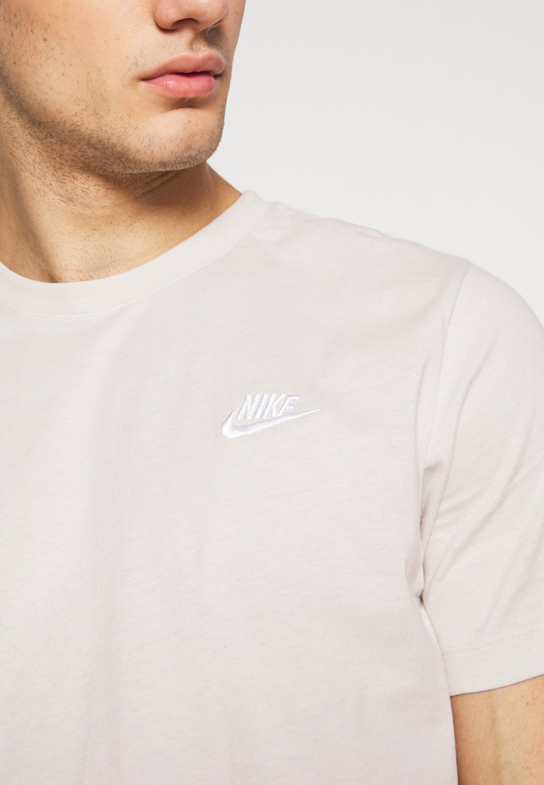 nike react element 55 blanc bleu