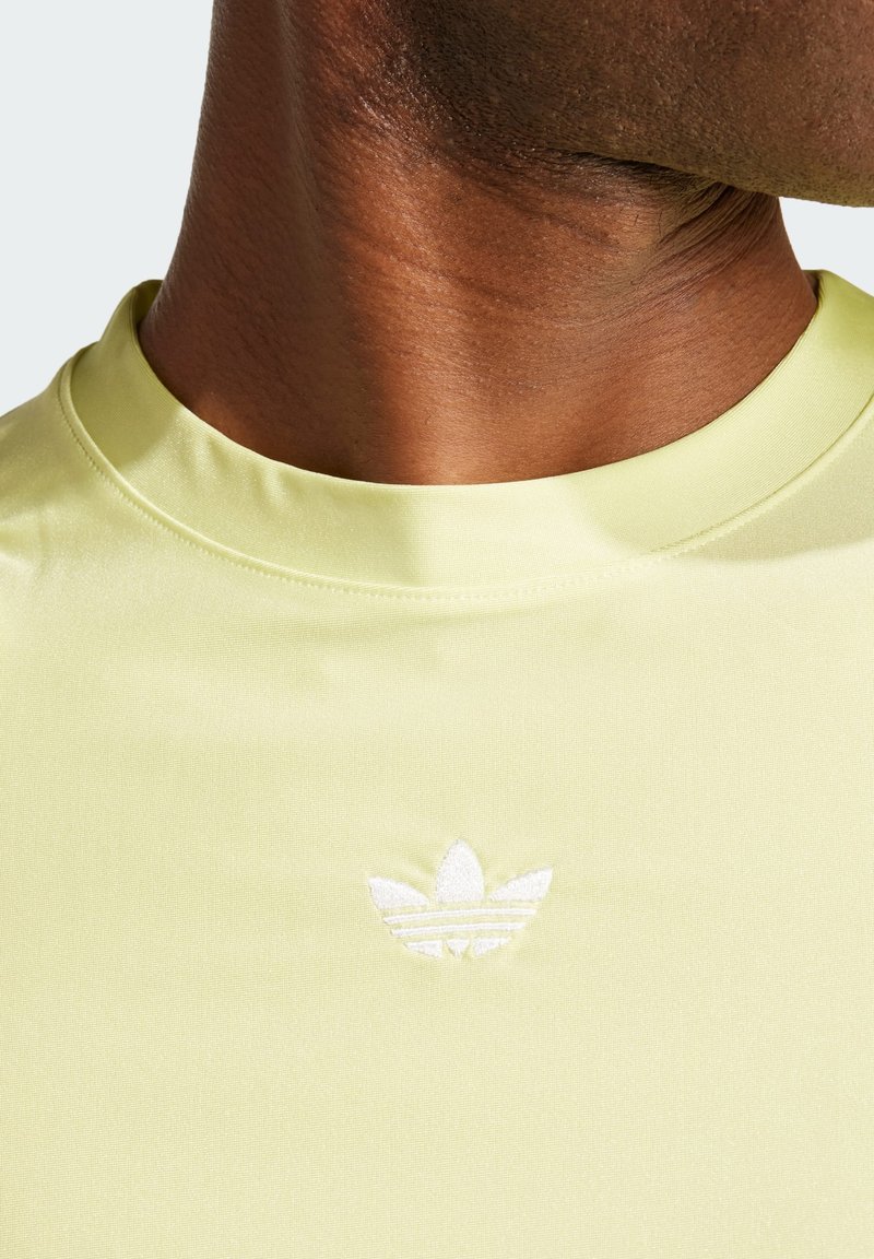 adidas Originals FASHION CUT LINE - Jednoduché tričko - yellow tint