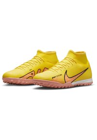 Nike Performance ZOOM MERCURIAL SUPERFLY 9 ACADEMY TF - Botas de futebol para piso sintético - yellow strike/sunset glow-coconut milk