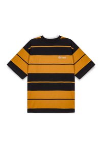 Zwart met gele gestreepte T-shirt met een ronde hals. Heeft dikke horizontale strepen en een klein logo in de onderste hoek.