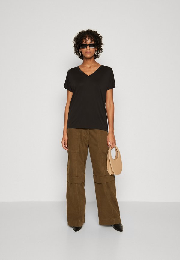 FENYA V NECK TEE - Basic T-shirt4