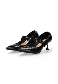 Escarpins en cuir verni noir à talons hauts avec des pointes effilées, dotés de deux fines lanières à travers le cou-de-pied et d'un talon aiguille unique.