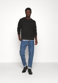 ARKET Camisola - black dark