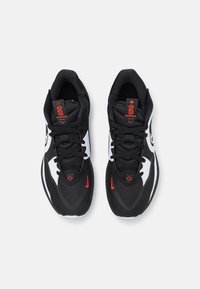 kyrie low 5 zalando