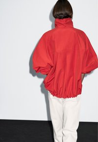 Massimo Dutti NECK - Veste légère - red