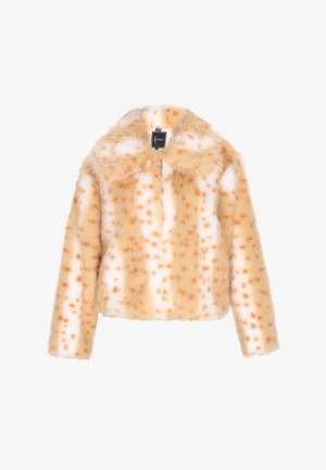 Mākslīgās kažokādas jaka gaiši oranžā krāsā ar baltām plankumainēm, ar apkakli un rāvējslēdzēju priekšpusē, īsā griezumā un mīkstā tekstūrā.