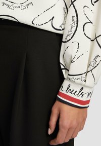 s.Oliver BLACK LABEL LOOSE-FIT - Sweatshirt - ecru