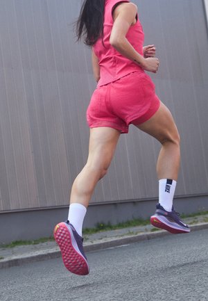 Chaussures de running sur route - purple