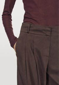 Massimo Dutti  WIDE liliowy melanż