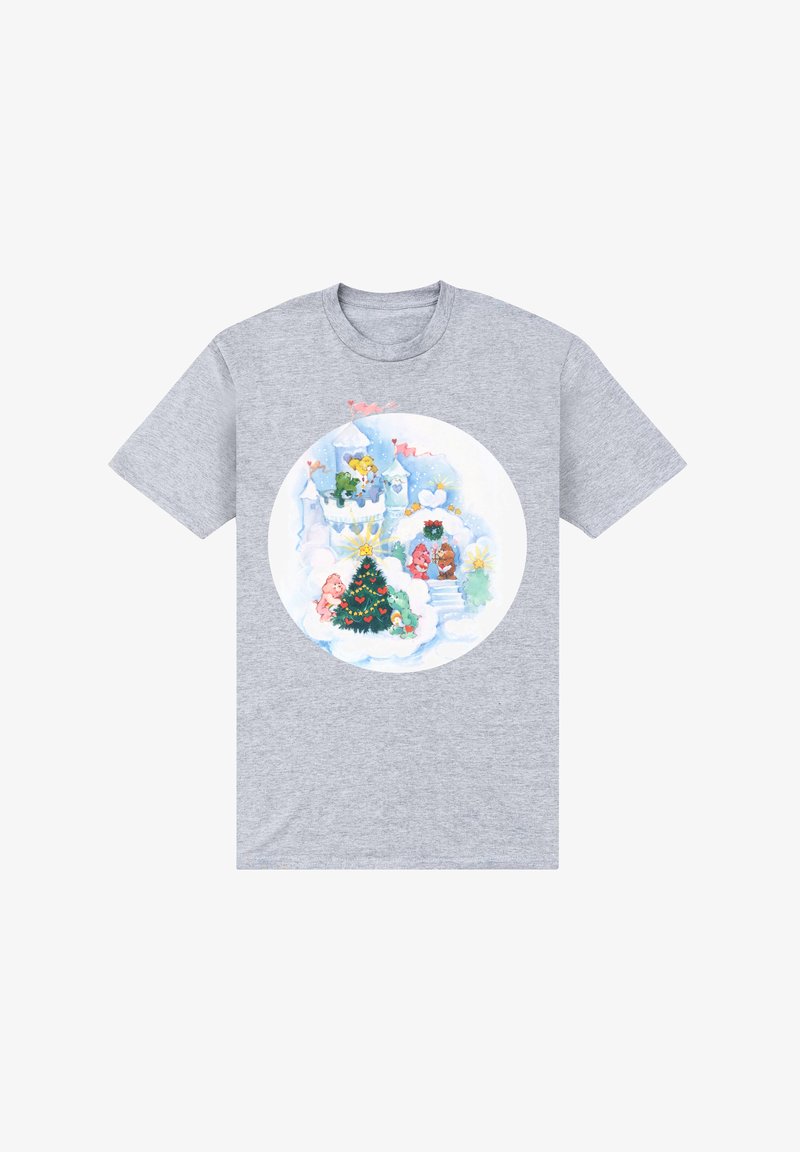 Camiseta de algodón gris con un diseño circular y colorido de una escena invernal que incluye un árbol de Navidad, juguetes y nubes caprichosas. Mangas cortas y cuello redondo.