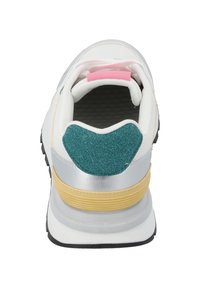 Thumbnail Image 4