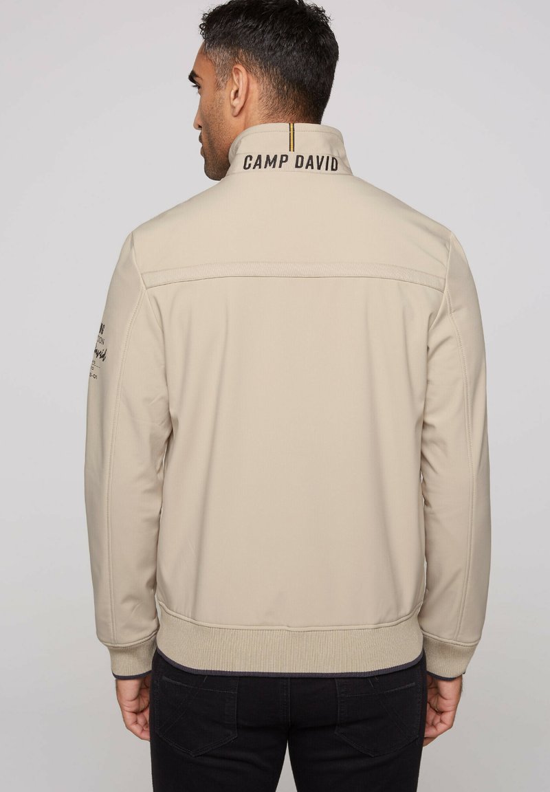 camping de houten paardjes Meppi buitenpaard bruin