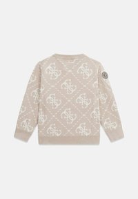 Maglione a maglia beige con motivo a rombi bianchi e logo. Presenta un collo rotondo, polsini e orlo a coste. Include una patch con il logo sulla manica.