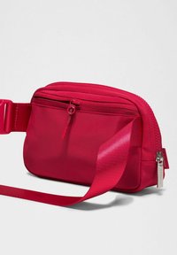 lululemon Everywhere Belt Bag - Heuptas - pink dragonfruit