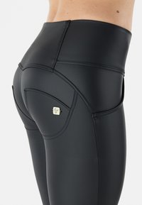 Freddy PUSH UP  SKINNY VITA ALTA BOTTONI - Trikoot - nero