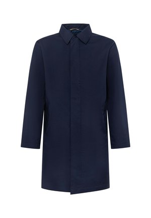 Manteau long bleu marine foncé avec un col classique, coupe droite, deux poches latérales et une fermeture frontale sans bouton. Tissu lisse et léger.