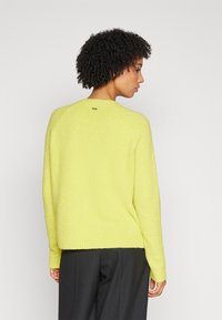 BOSS FEBISAN - Stickad tröja - medium yellow