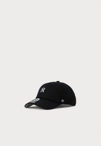 Sort New York Yankees baseball cap med hvid broderet logo og '47 mærke på siden, vist på en ensfarvet hvid baggrund.