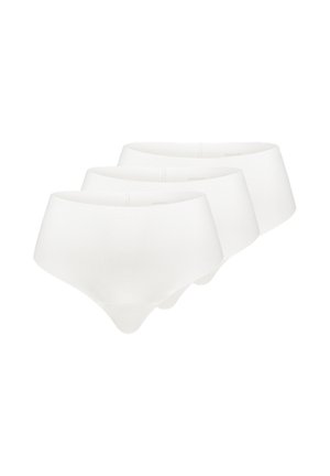 Drei Paar schlichte weiße nahtlose Damen-Slips mit hoher Taille, in einer versetzten Reihe auf weißem Hintergrund angeordnet.