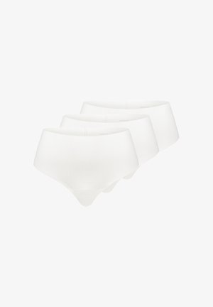 Drei Paar schlichte weiße nahtlose Damen-Slips mit hoher Taille, in einer versetzten Reihe auf weißem Hintergrund angeordnet.