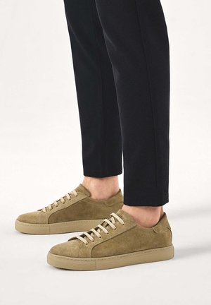 Kazar CASPEROS - Matalavartiset tennarit - beige