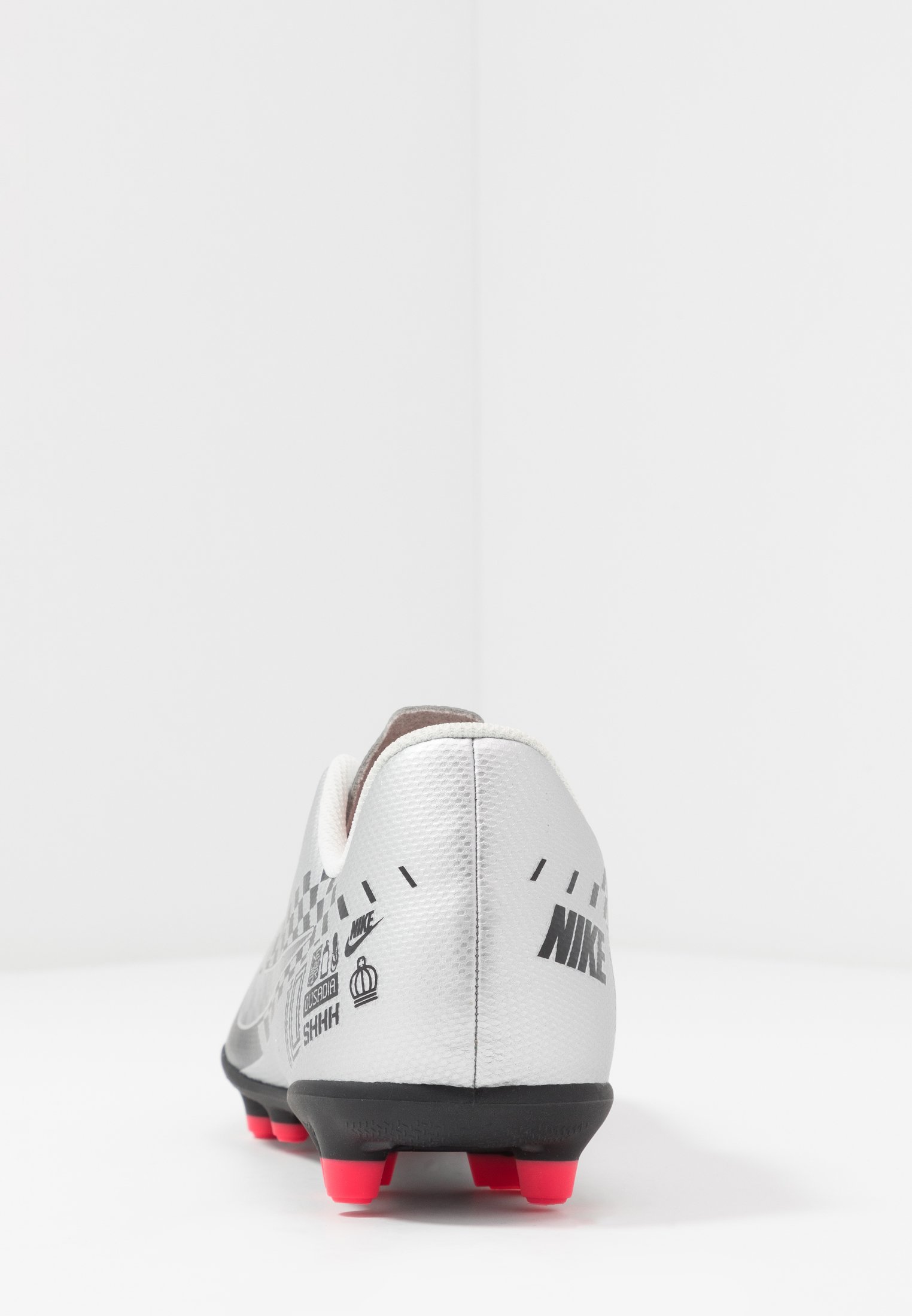 chaussure de neymar violet