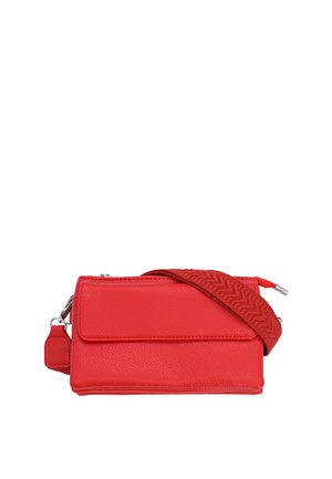 Borsa a tracolla in pelle rossa con patta anteriore strutturata e tracolla larga in tessuto removibile con motivo a chevron.