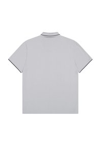 Graues Poloshirt mit weicher Textur, kurzen Ärmeln und einem Kragen mit schwarzem Rand. Flache Rückendesign ohne sichtbare Logos oder Muster.