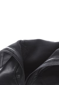 Thumbnail Image 4