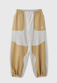 WOLF TREE PANT PLUS - Tracksuit bottoms - college grey/parachute beige/summit white